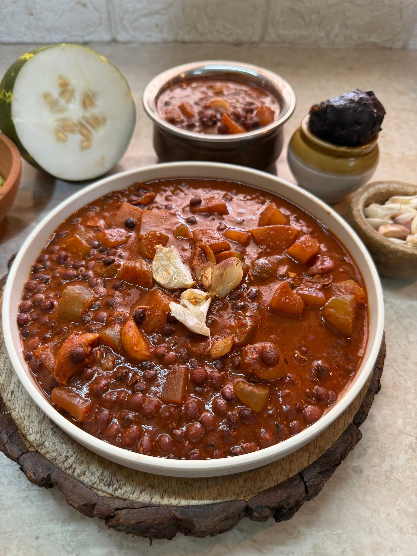 Kali Thori Bhendi